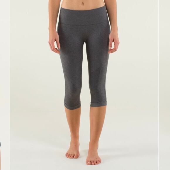 Lululemon in the Flow Crop II Legging Heathered‎ Dark Gray Sz 10 - Picture 1 of 12